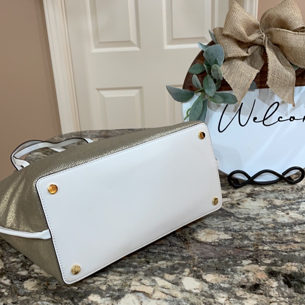 NWT Michael Kors Optic White & Gold Tote - Picture 4 of 6